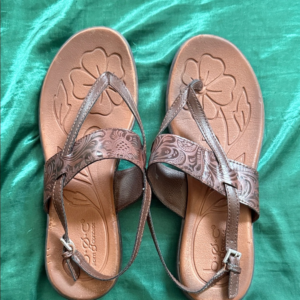 BoCo Women's Tan Floral Sandals